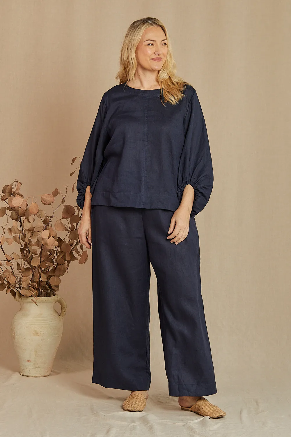 Audrey Linen Blouse in Navy