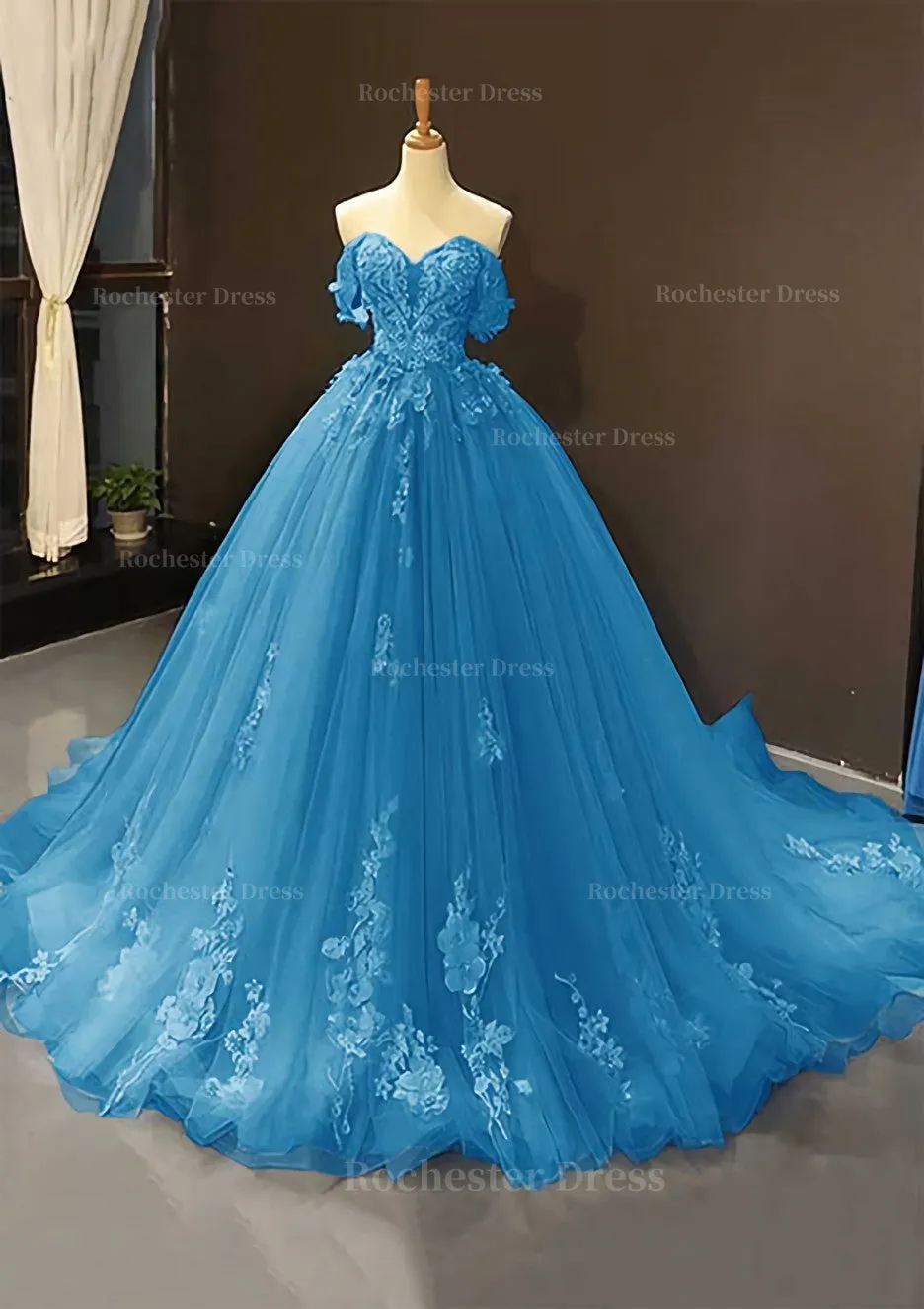 Ball Gown Off-the-Shoulder Sweep Train Tulle Prom Dress With Appliqued