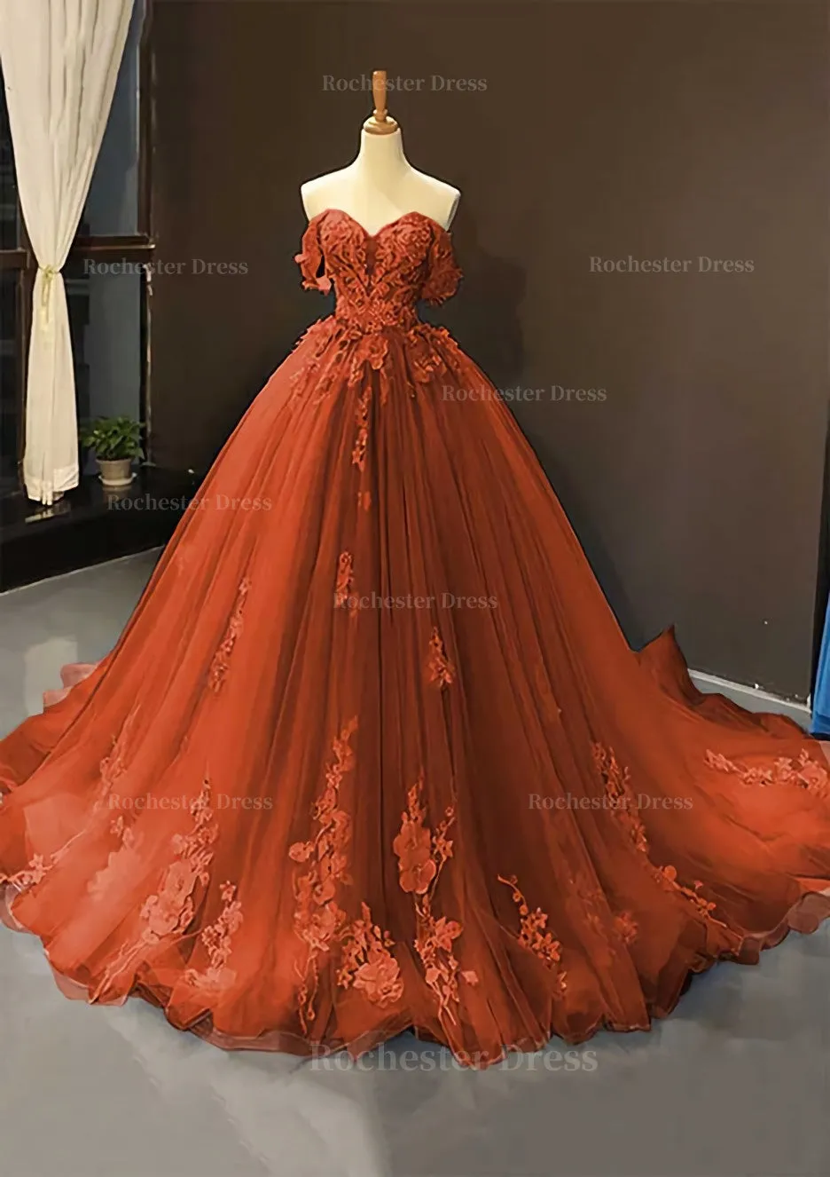 Ball Gown Off-the-Shoulder Sweep Train Tulle Prom Dress With Appliqued