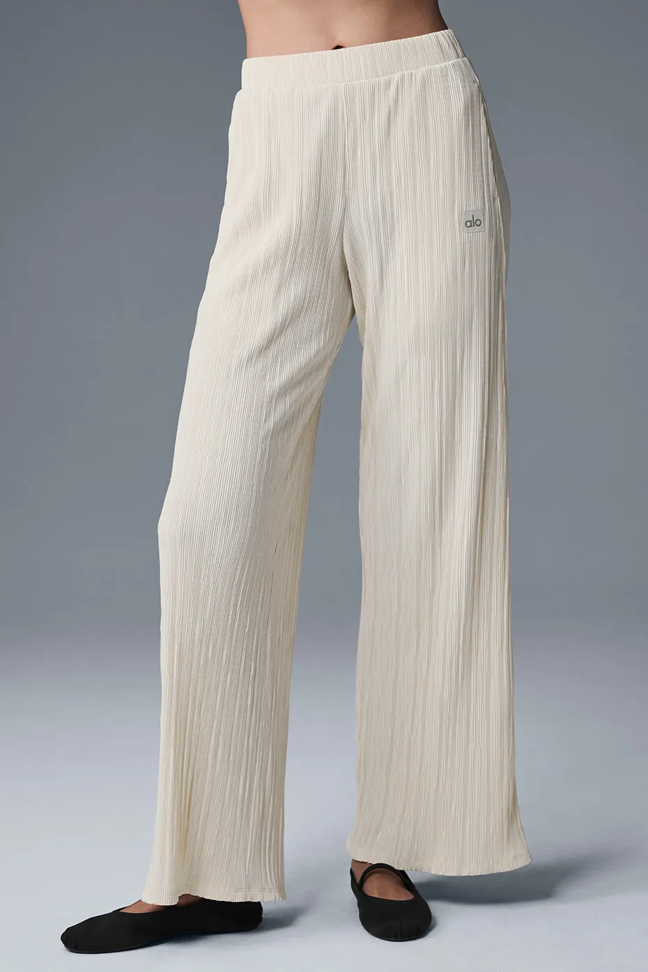 High-Waist Micro Plisse Straight Leg Pant - Oat Milk