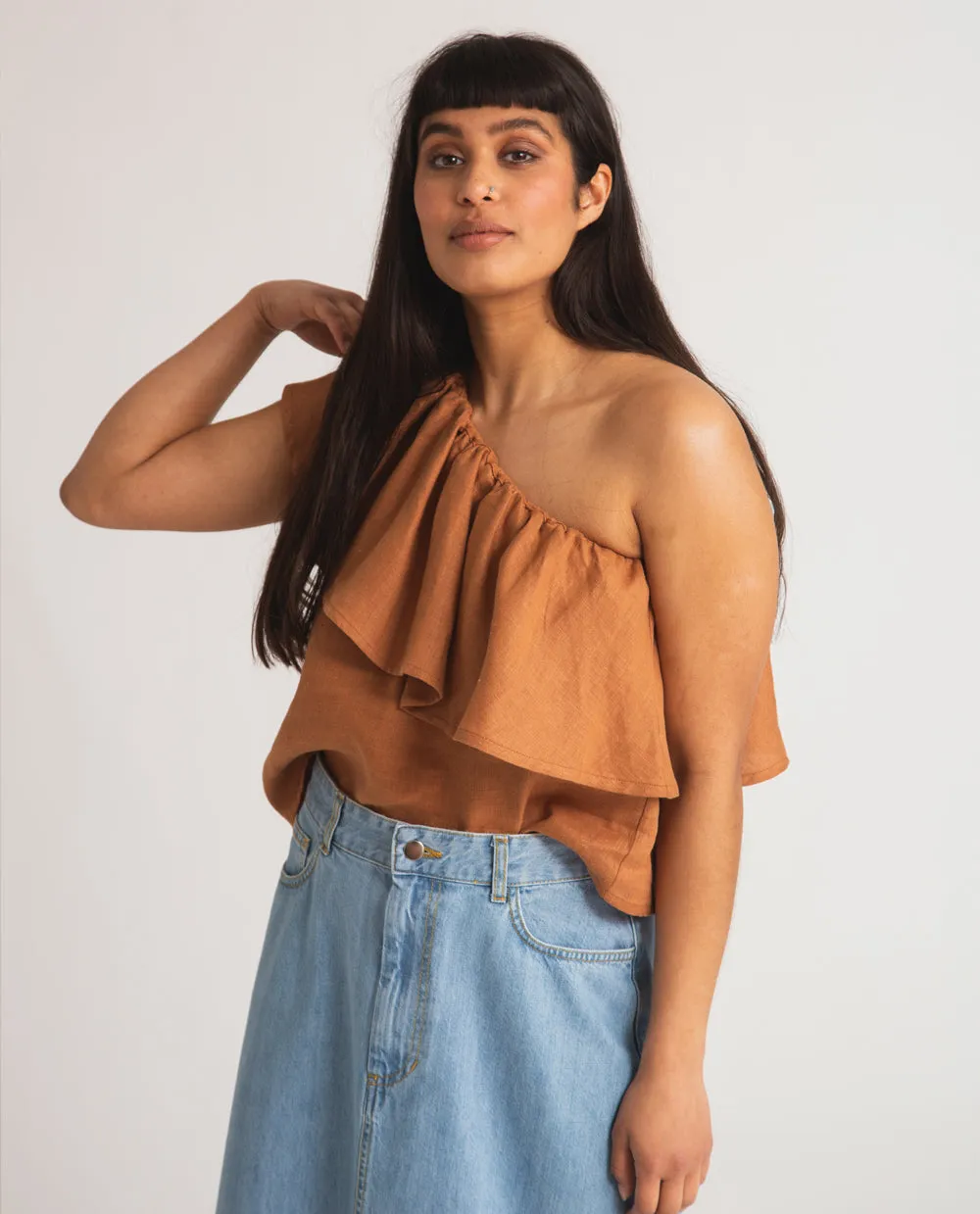 Isabelle Linen Top In Tan