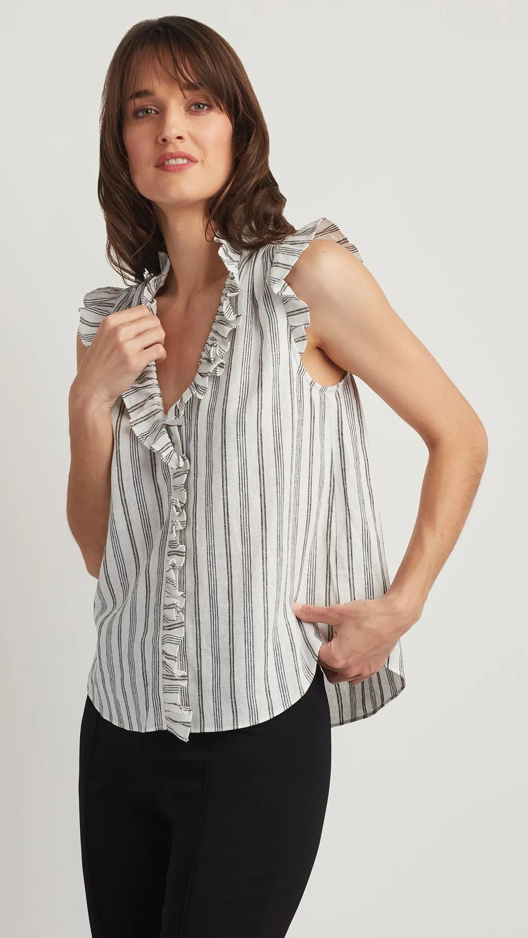 LINEN BLEND RUFFLE TOP