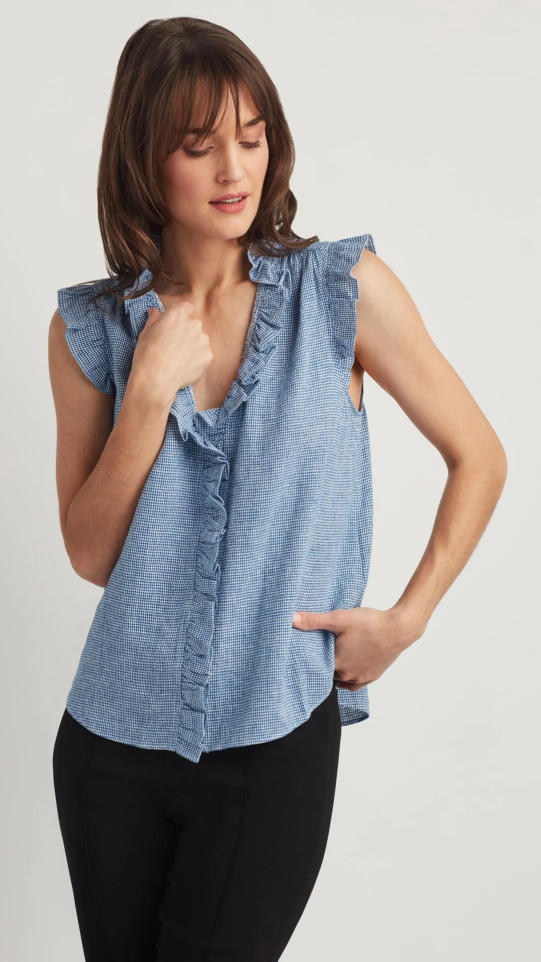 LINEN BLEND RUFFLE TOP