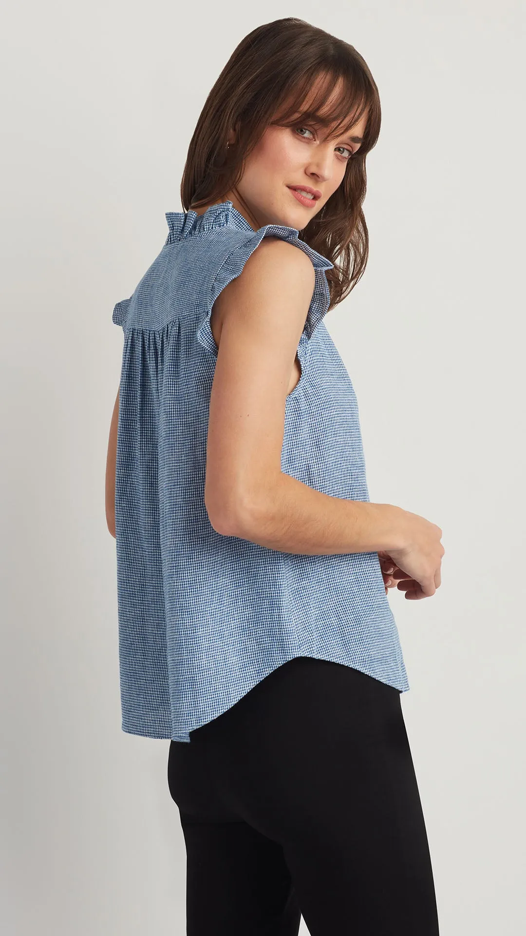 LINEN BLEND RUFFLE TOP