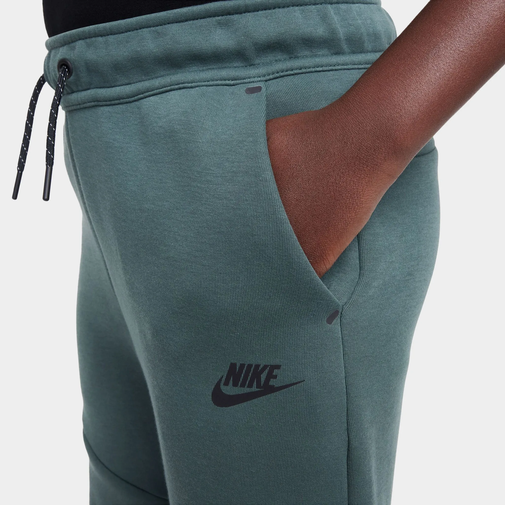 Nike Sportswear Junior Boys' Tech Fleece Jogger / Vintage Green