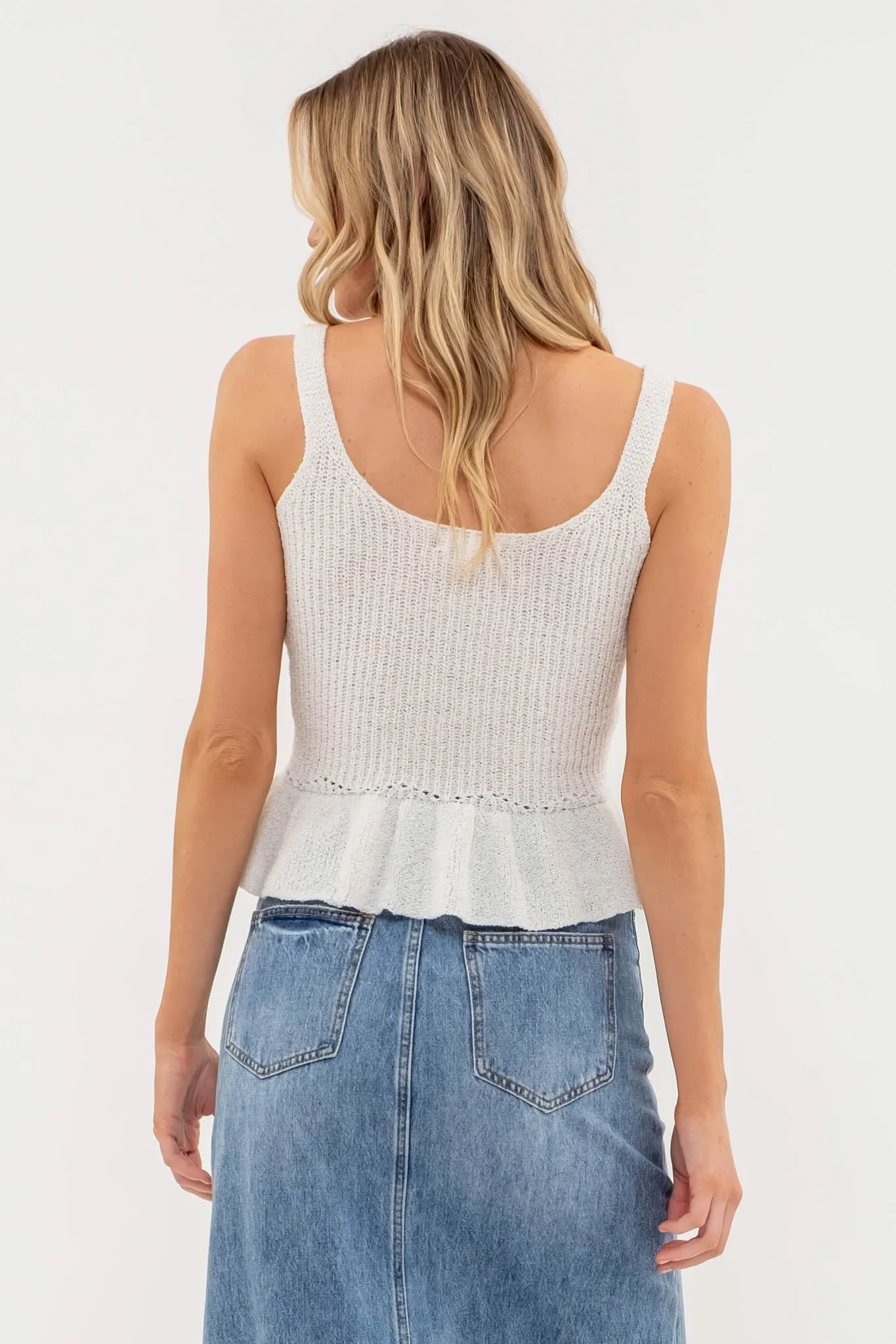 RUFFLE HEM SLEEVELESS SWEATER KNIT TOP